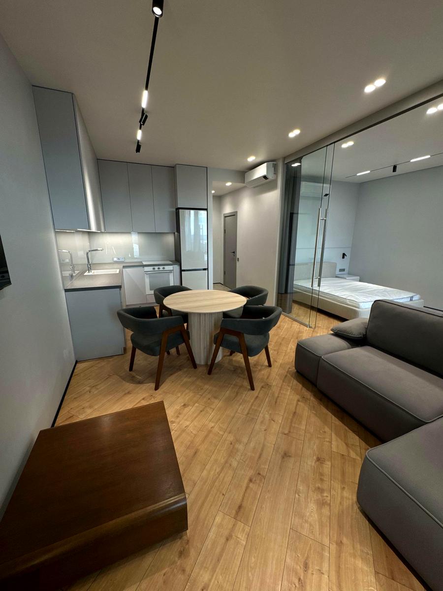 1837635737172609
