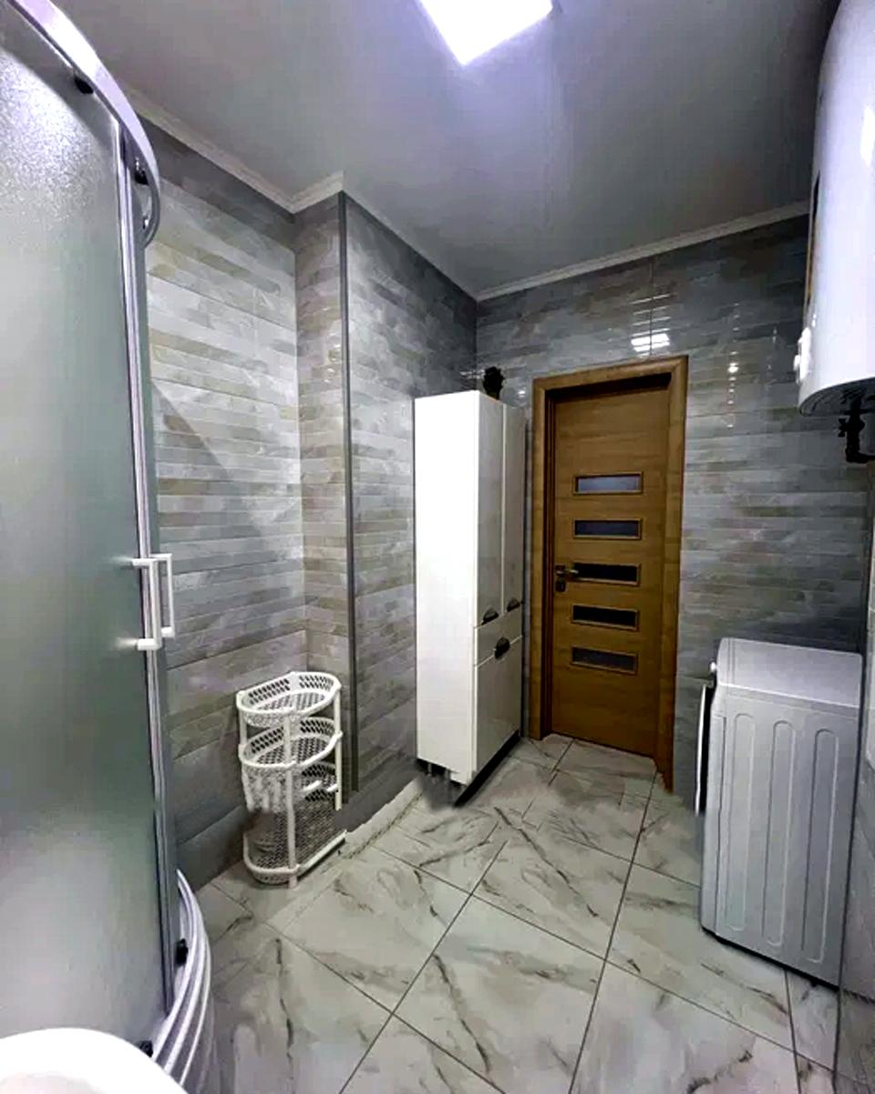 1800553106130621