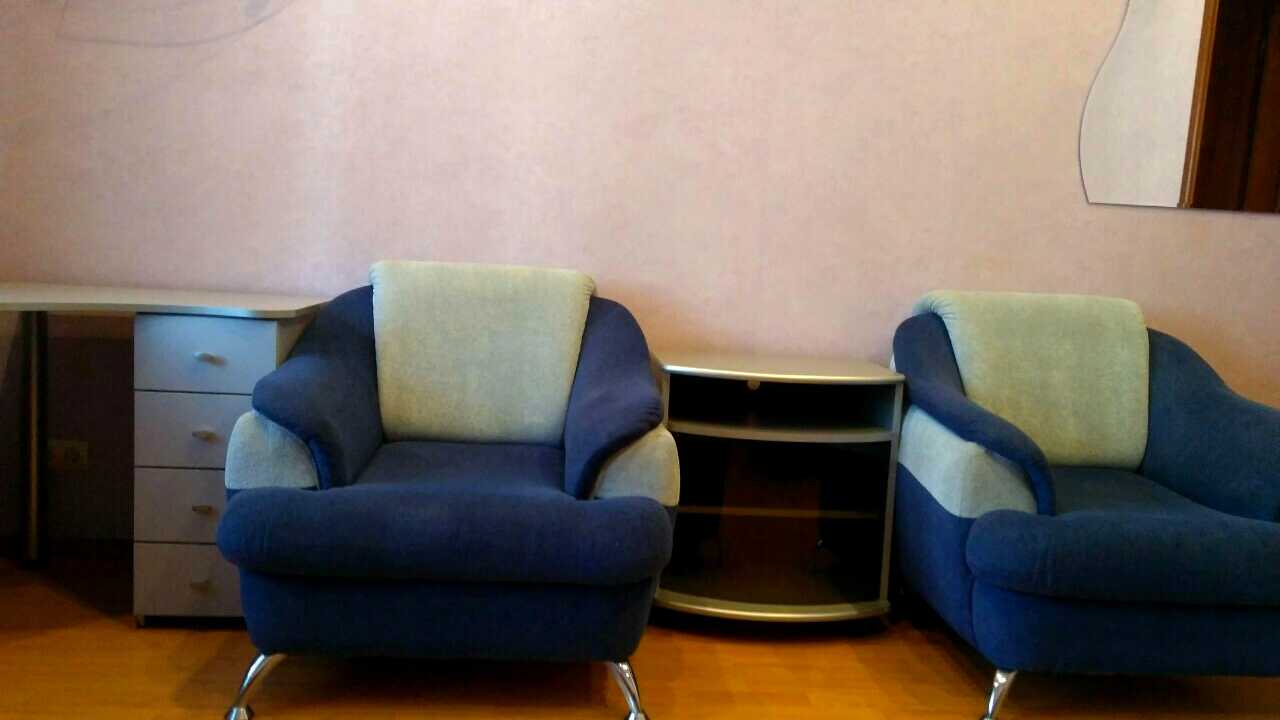 1826647083790631