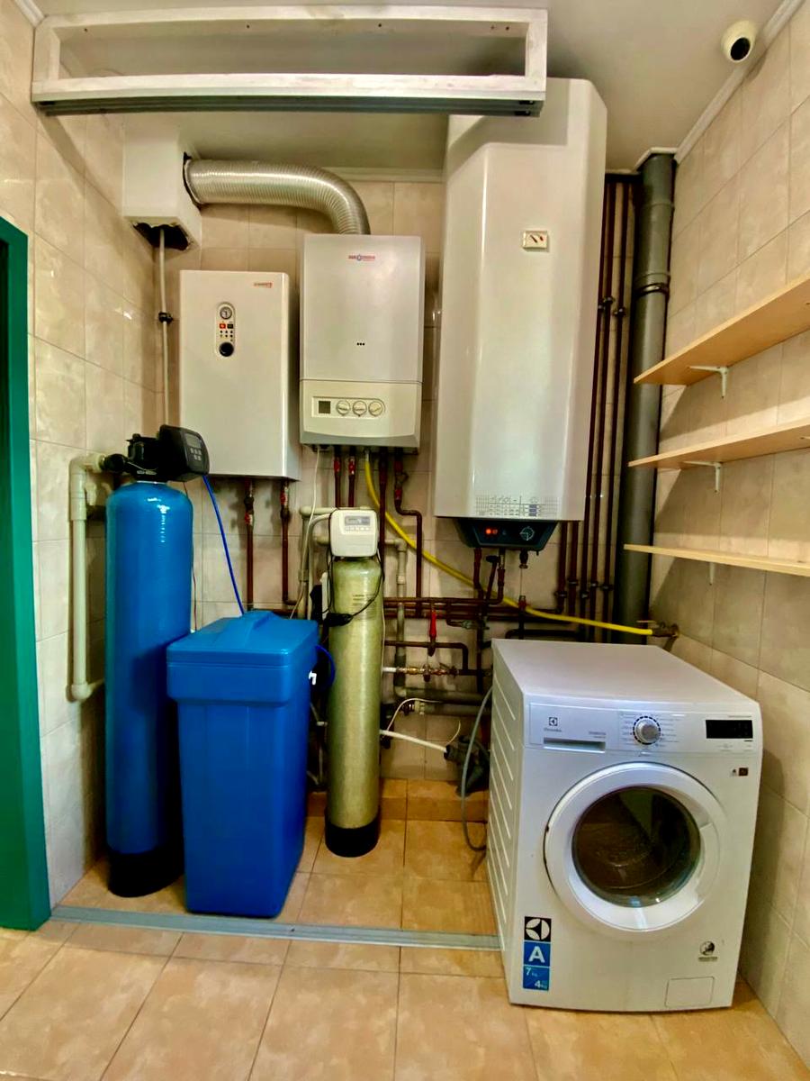 1835806449023631