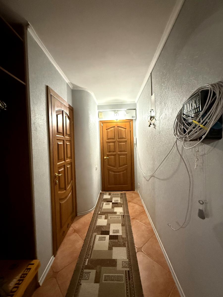 1843063698928632