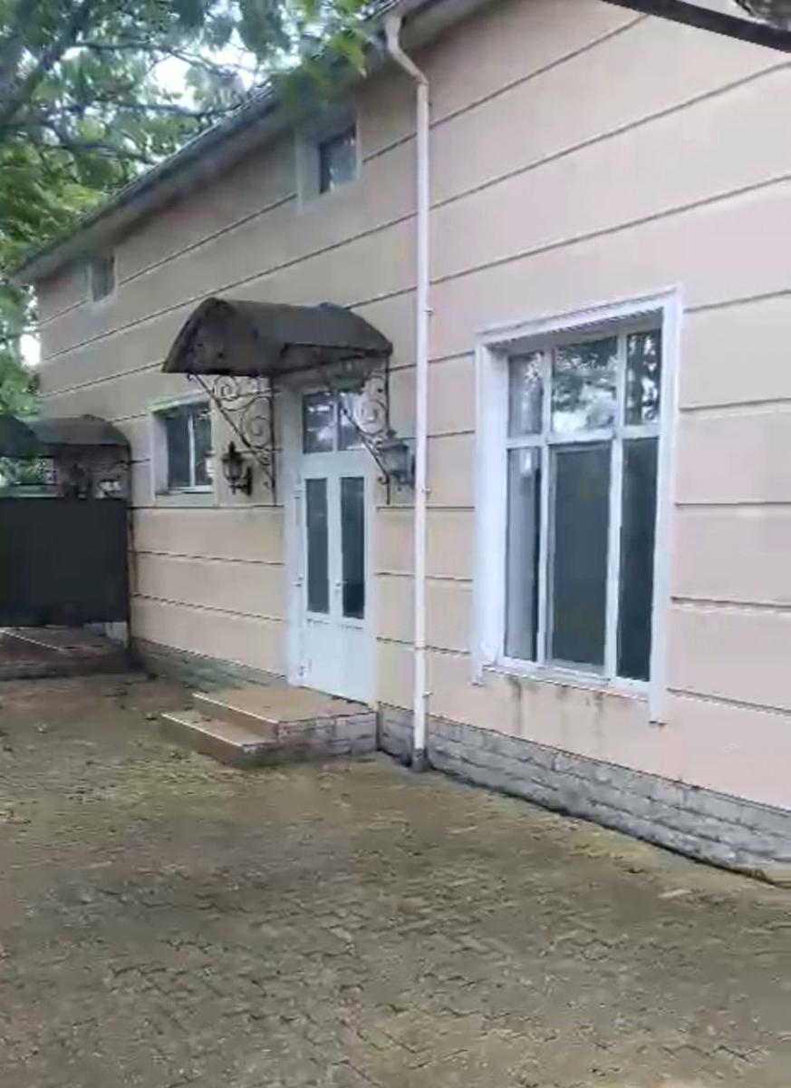 1843087554383633