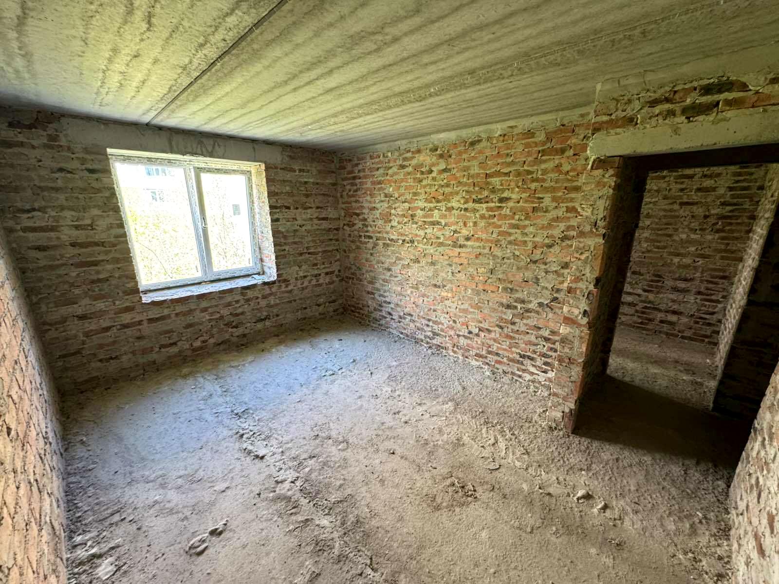 1832168437819638