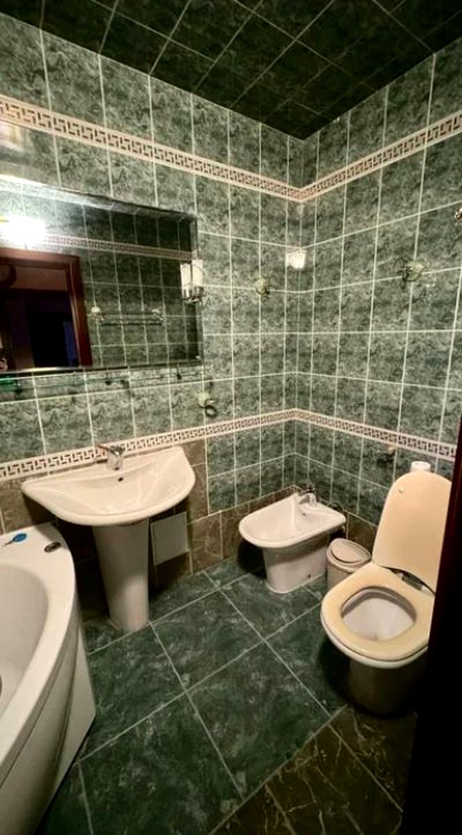 1835442714675640