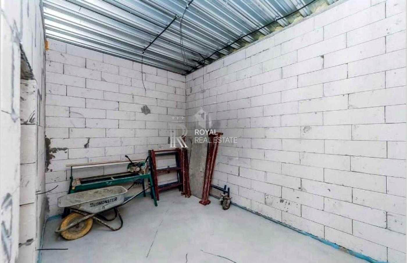1838427308675643