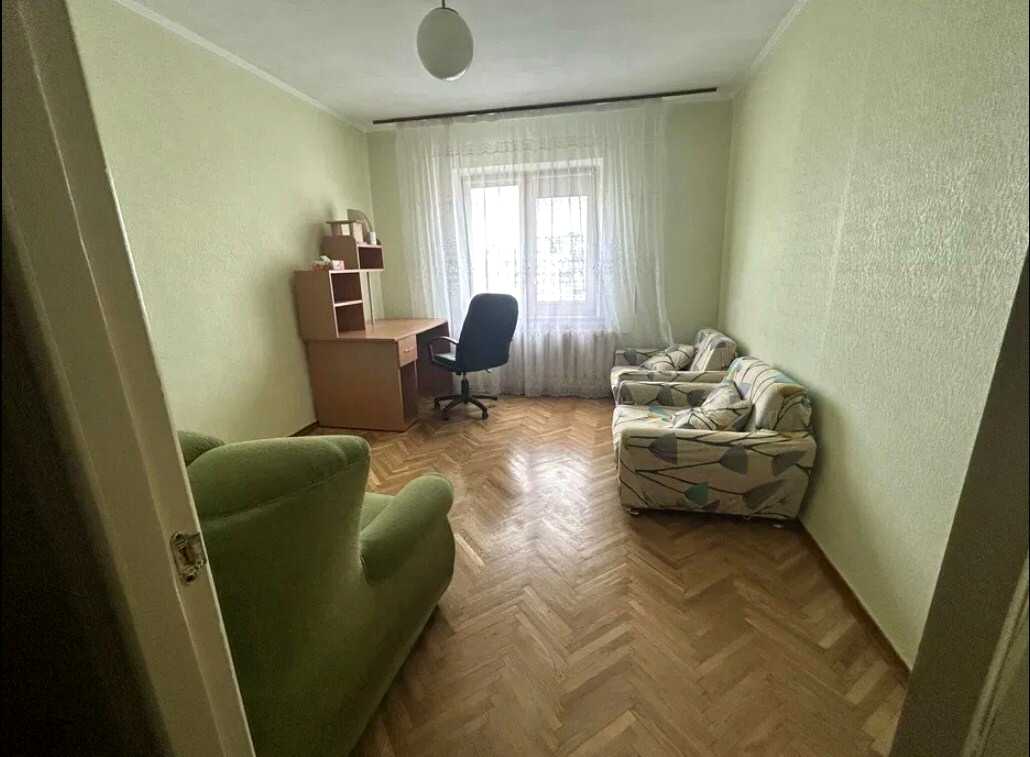 1819130135961648