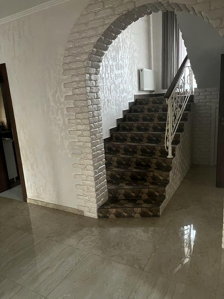 1843536383618650
