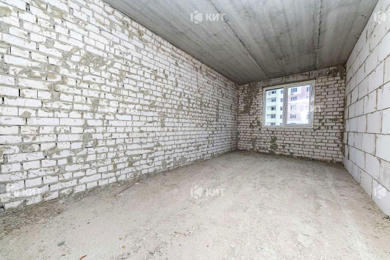 1842158996528651