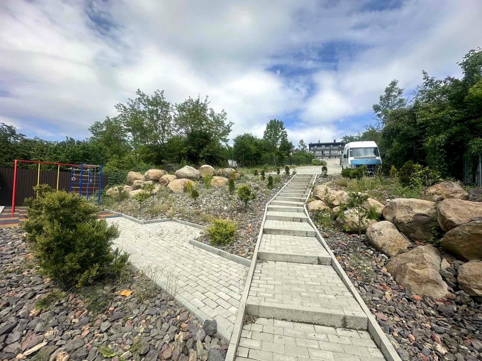 1845316342729652