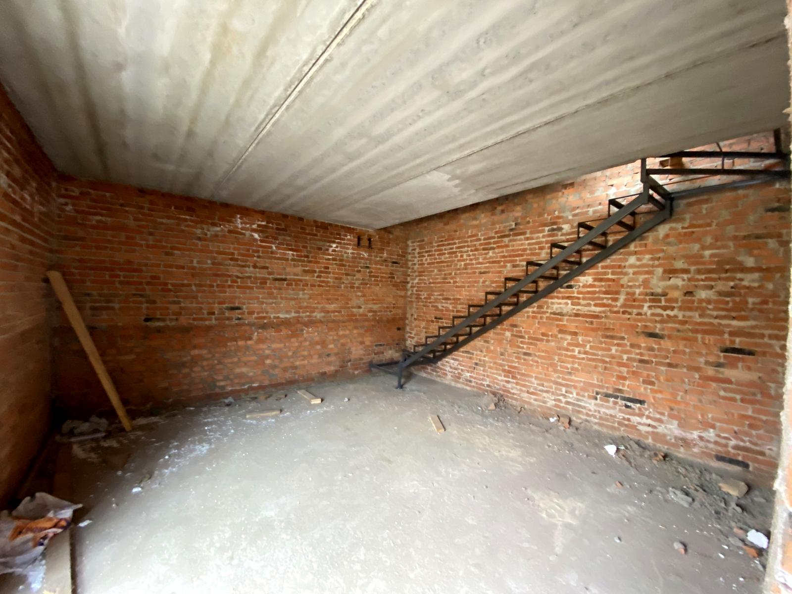 1843044702254661