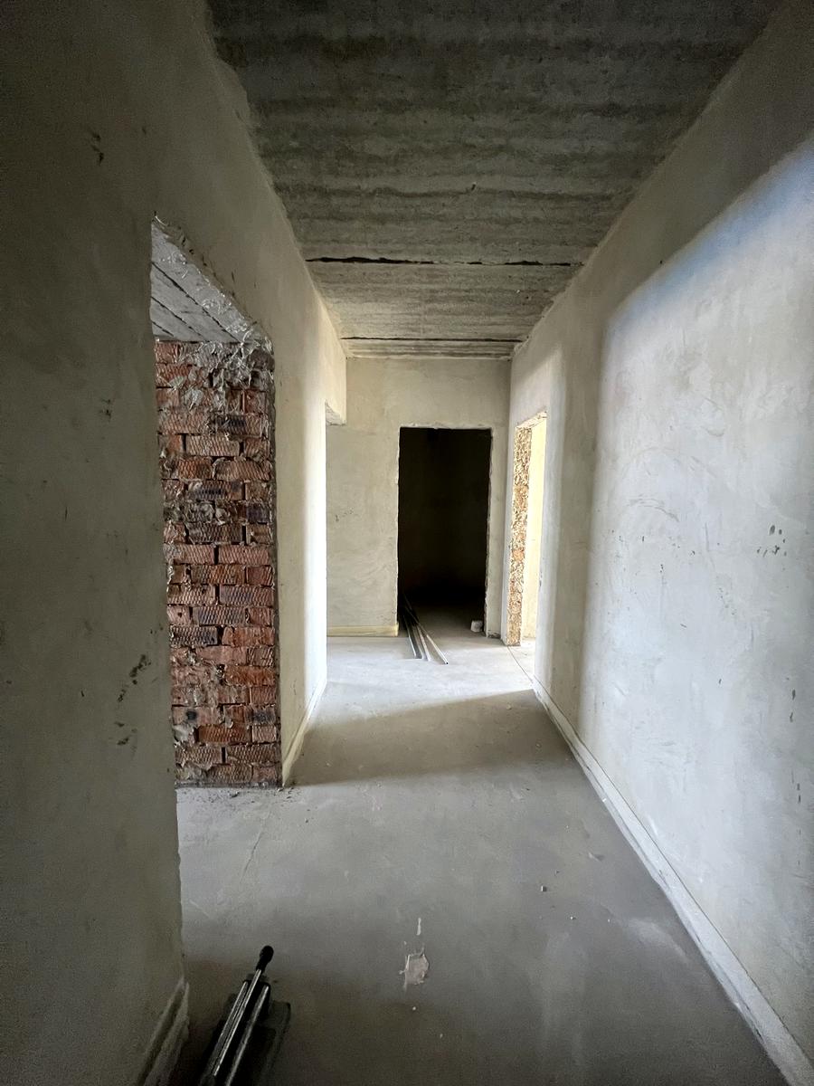 1813796400412672
