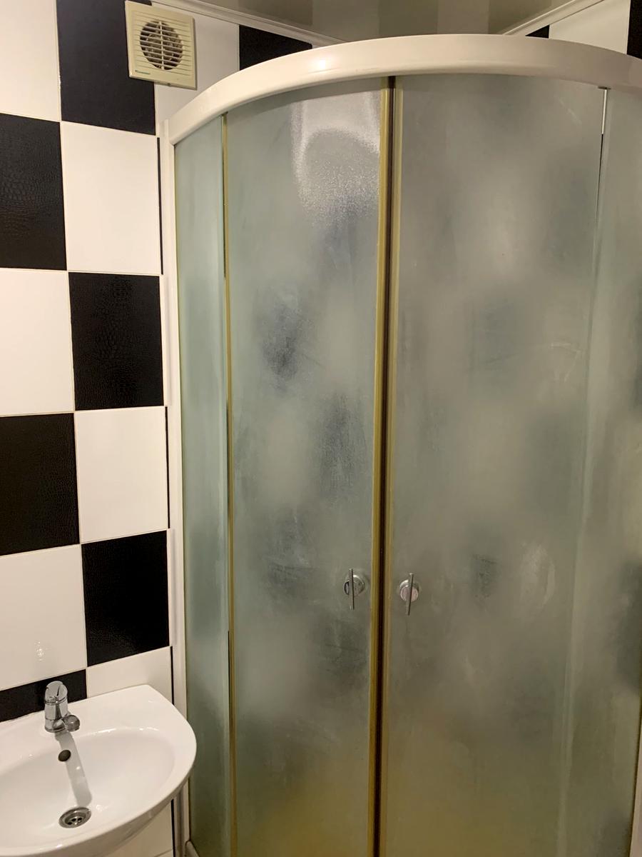 1842881062354673