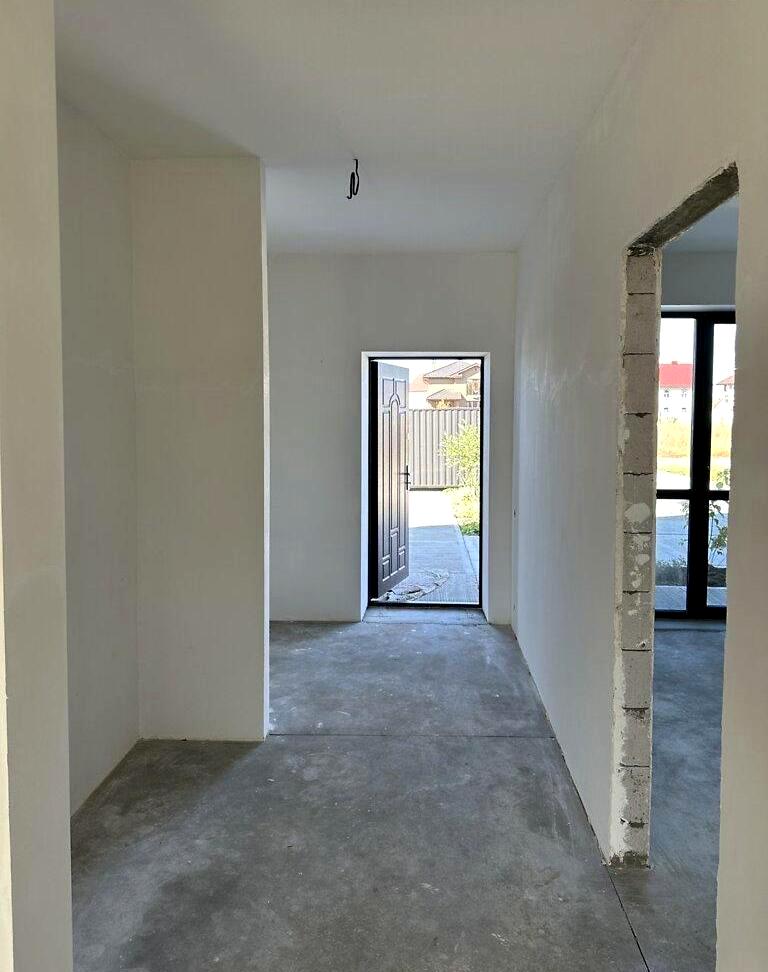 1846035003763673