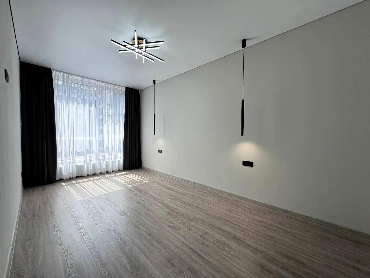 1839235985811681