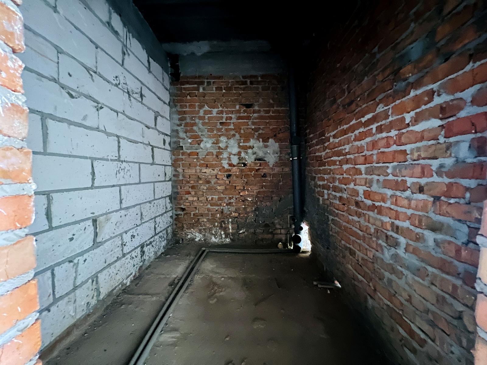 1813919000543685