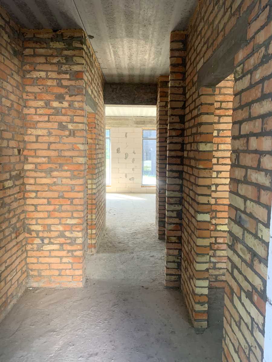 1842619408639685