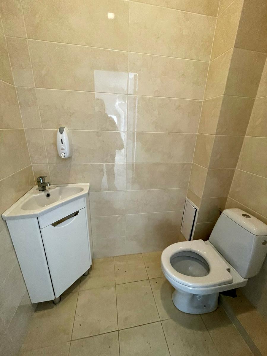 1826206752063686