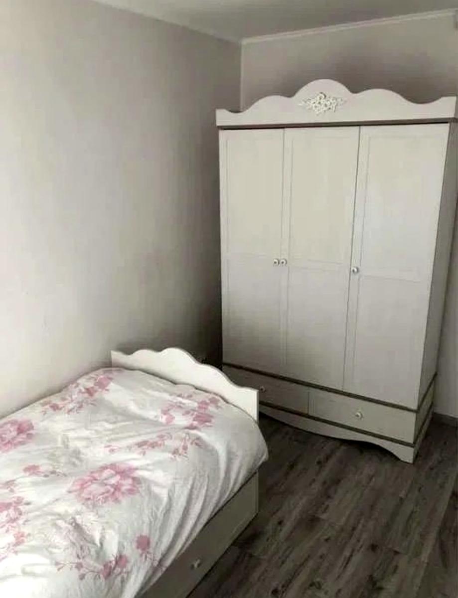1835454695729686