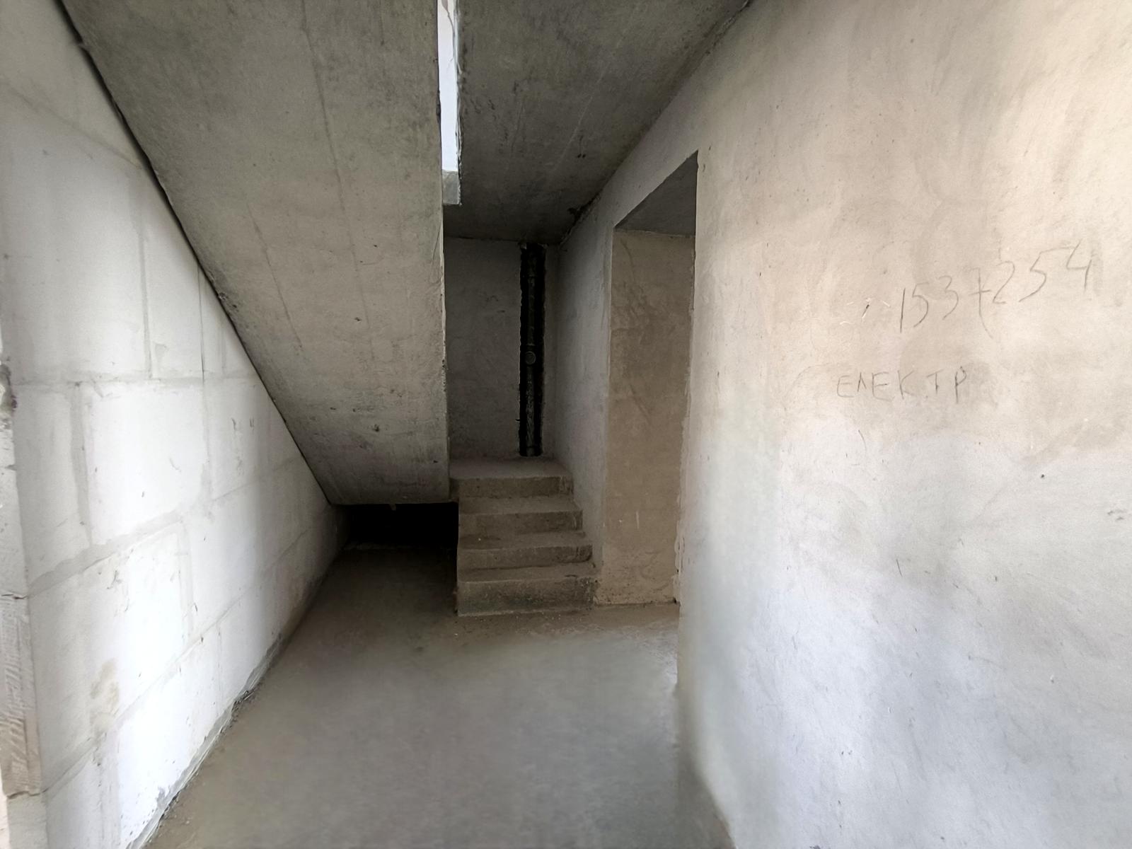 1844044169083687