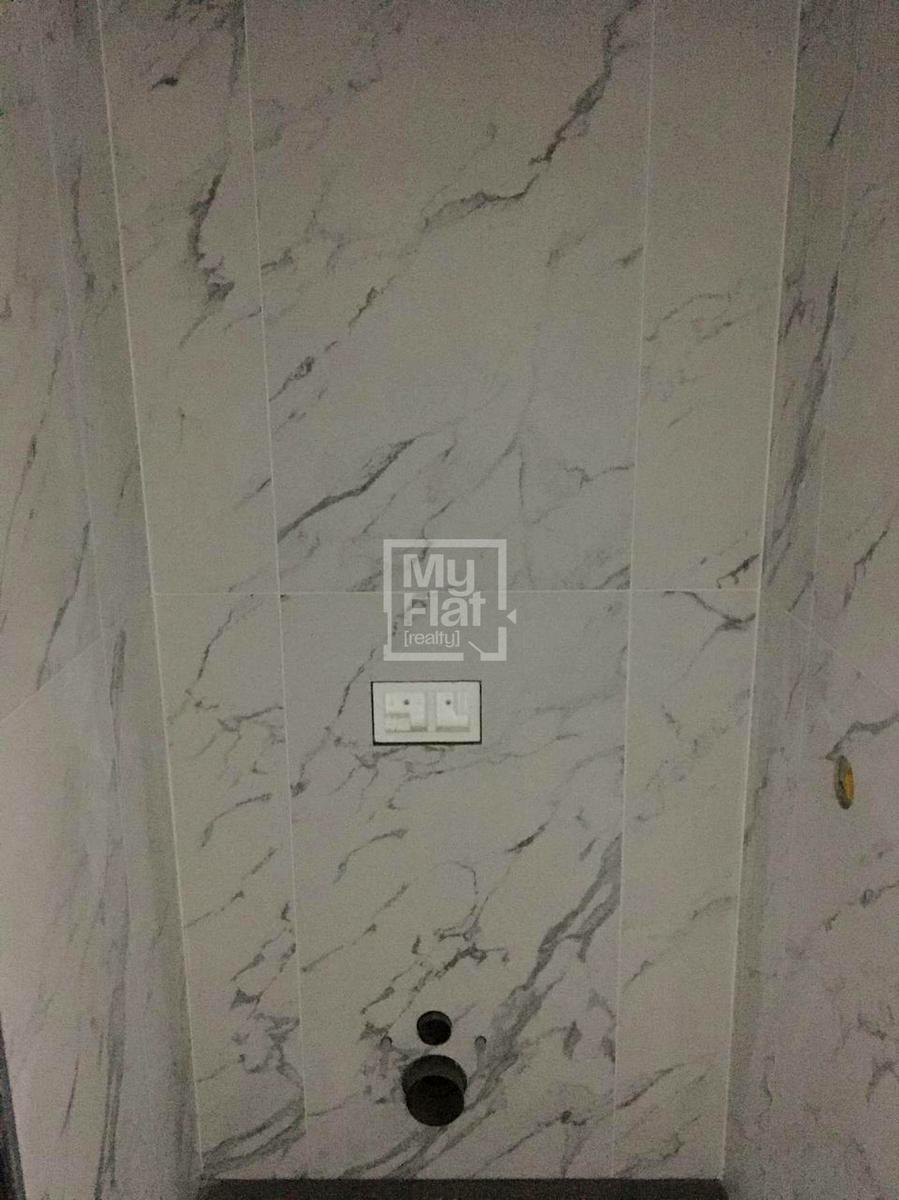 1837648343954697