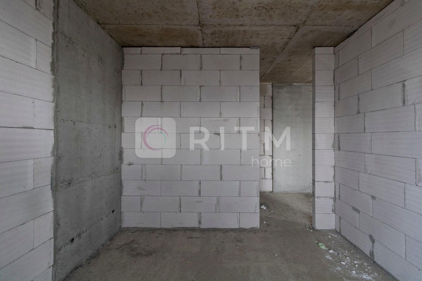 1835167394473007