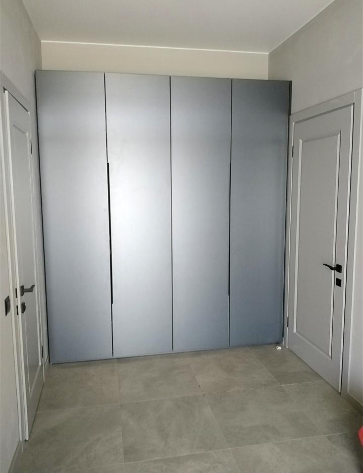 1816054416652070
