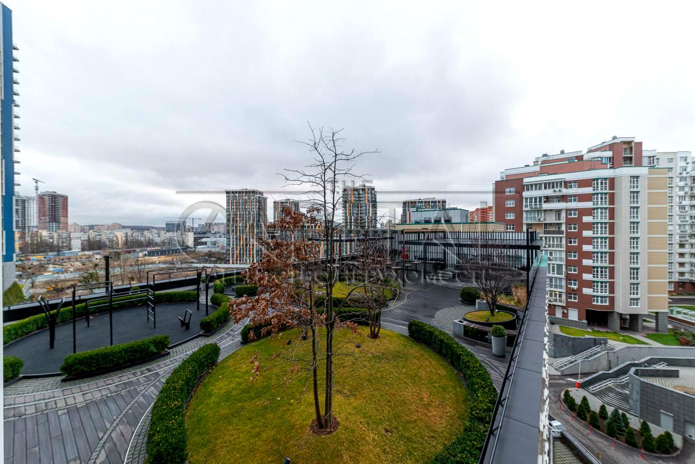 1826479947713701