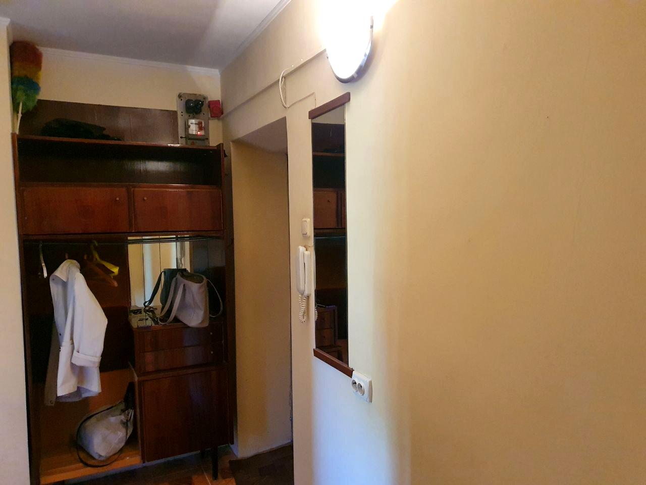 1845799782903701