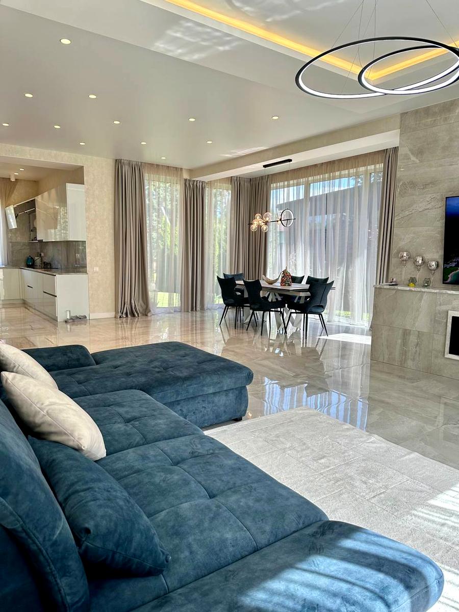 House by the address (area 235 m²) - Atlanta.ua