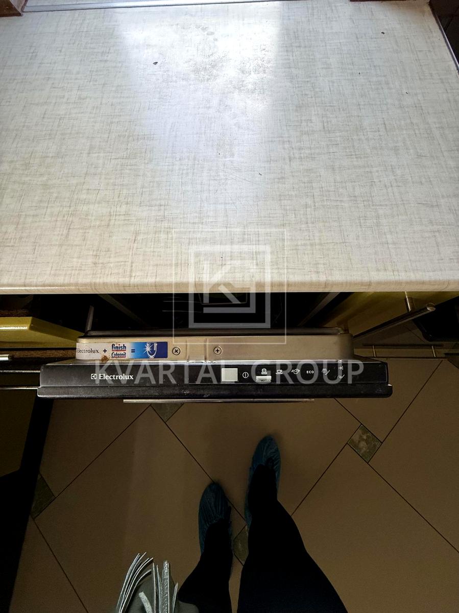 1843636043753710