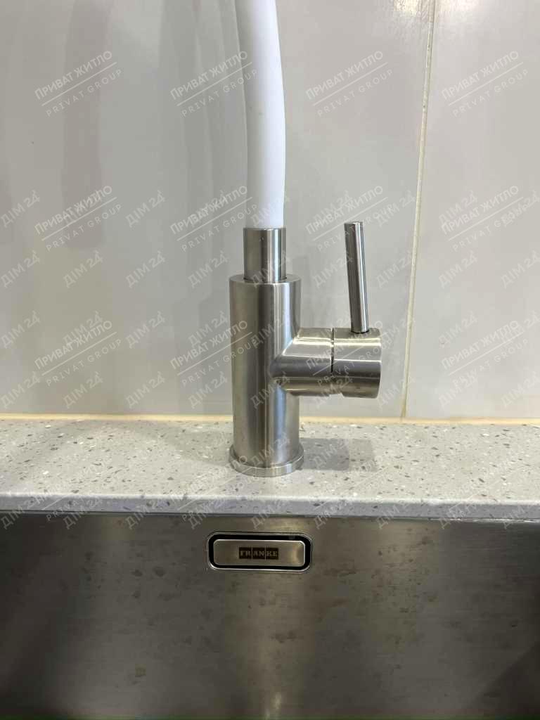 1826935600323711