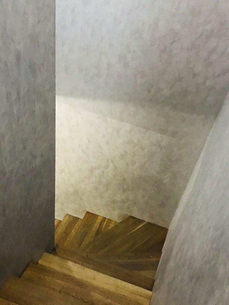 1844033810659712