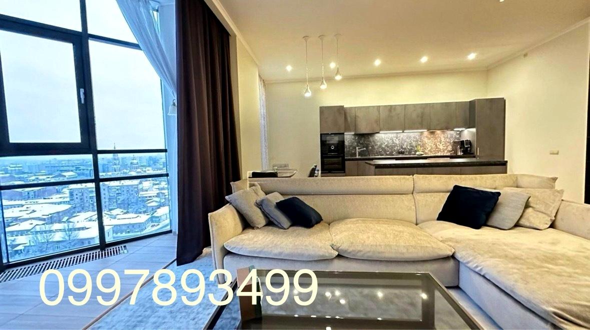 1838789770325717