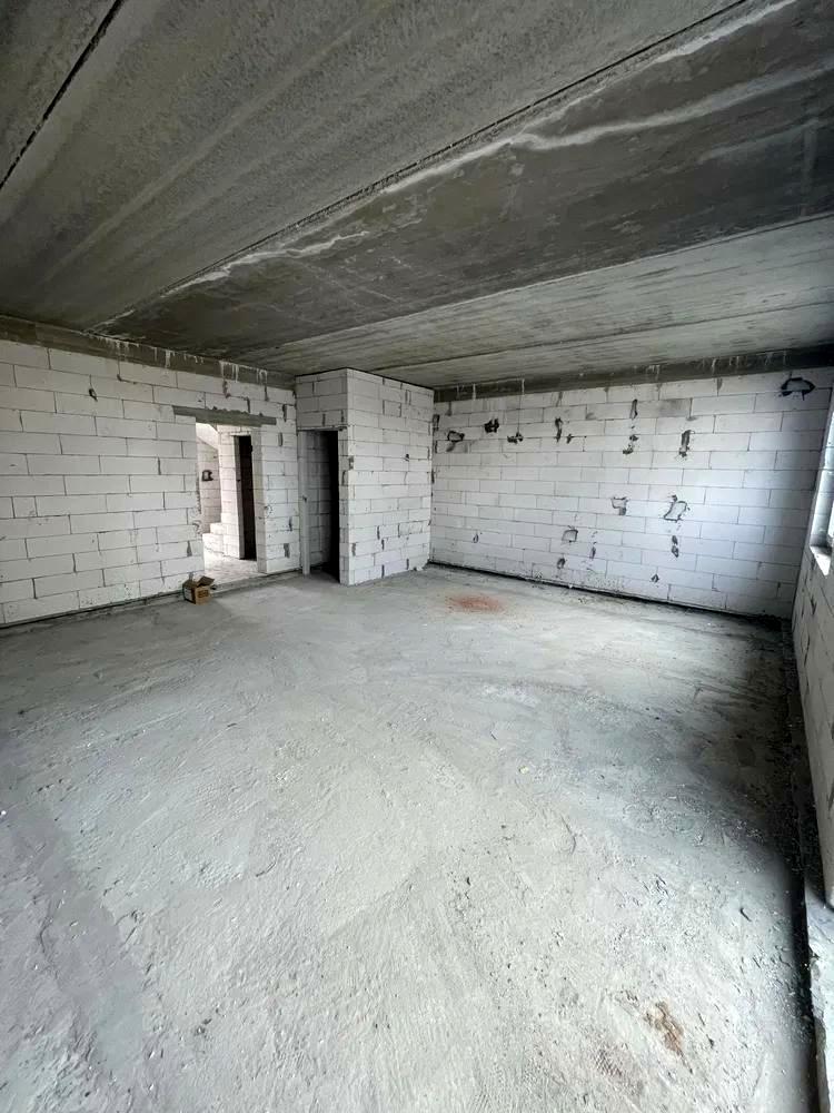 1835437789300718