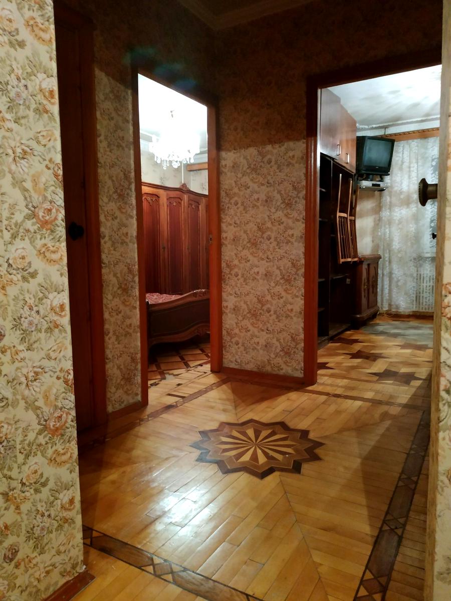 1834549878051724