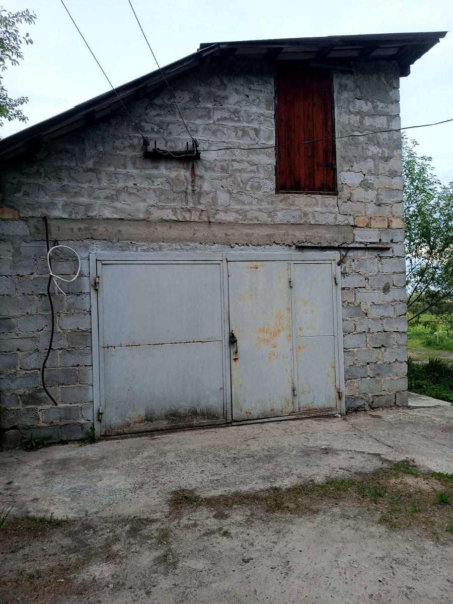 1832525988759726