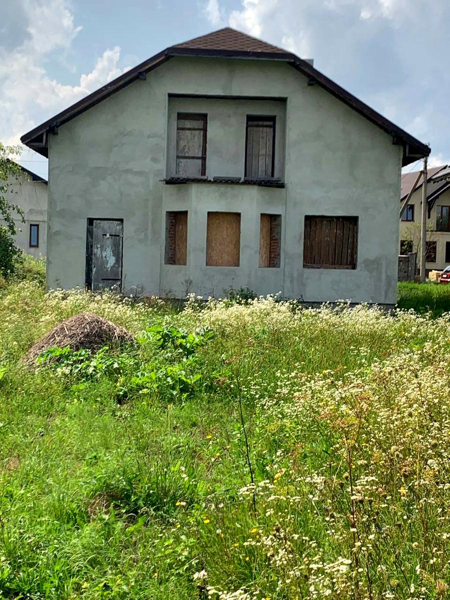 1835355956636728