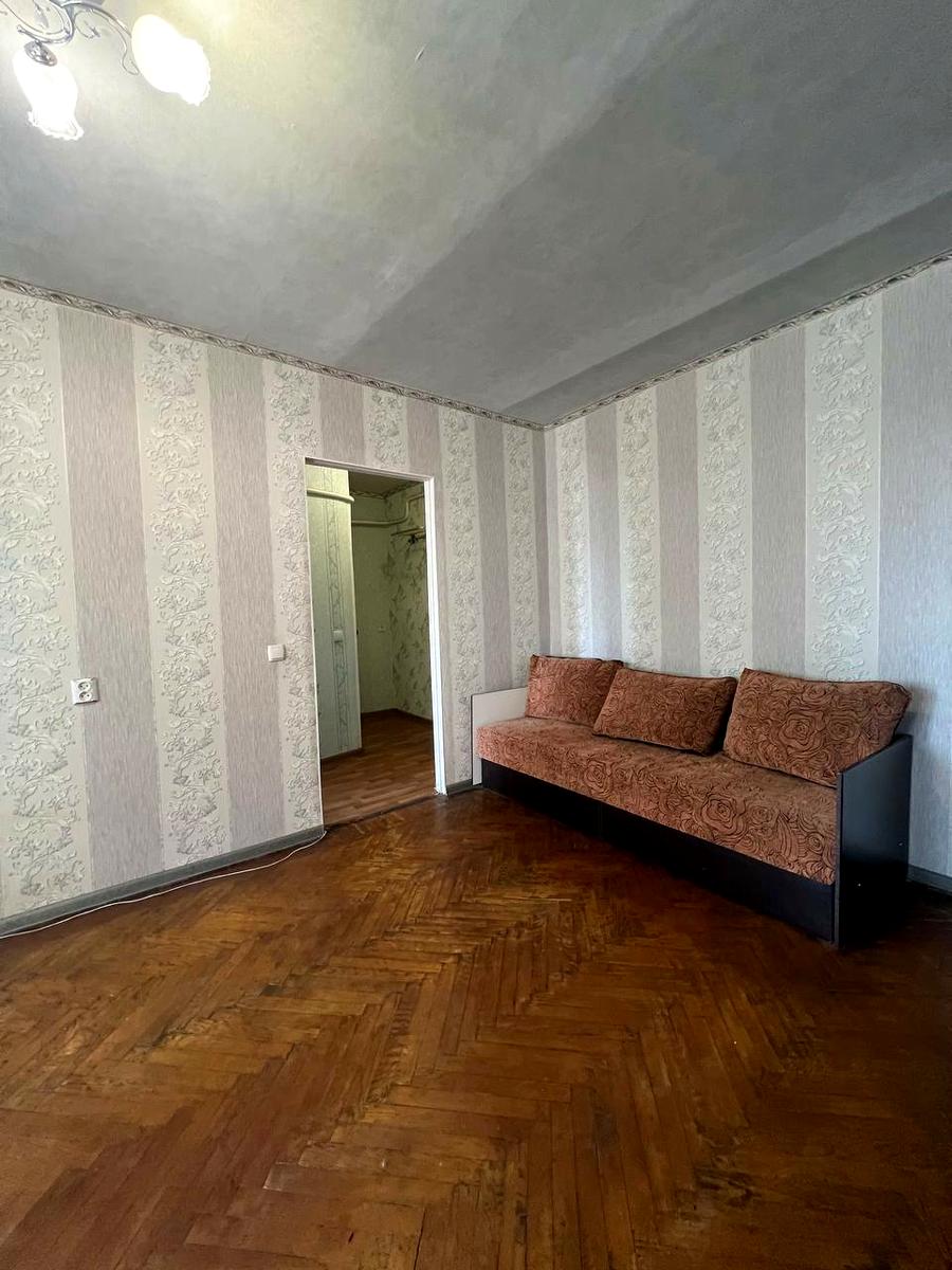 1838250954581728