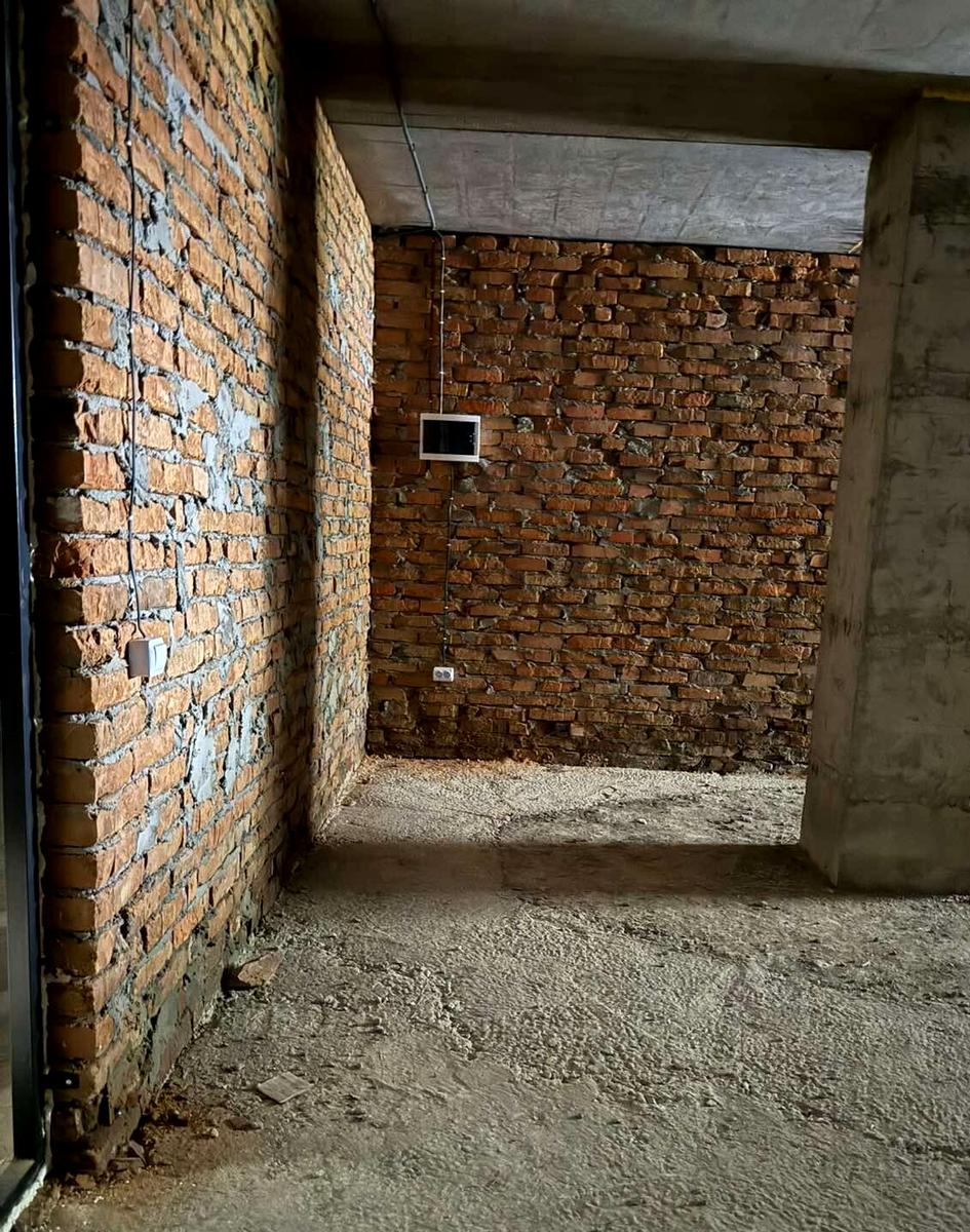 1843963069895733