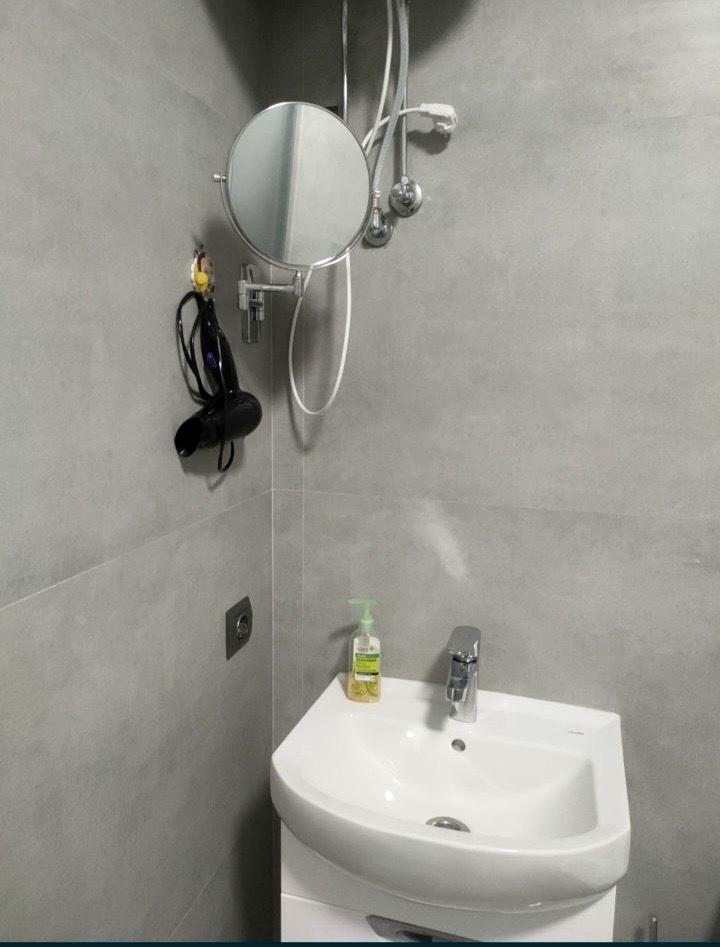 1832389487800735