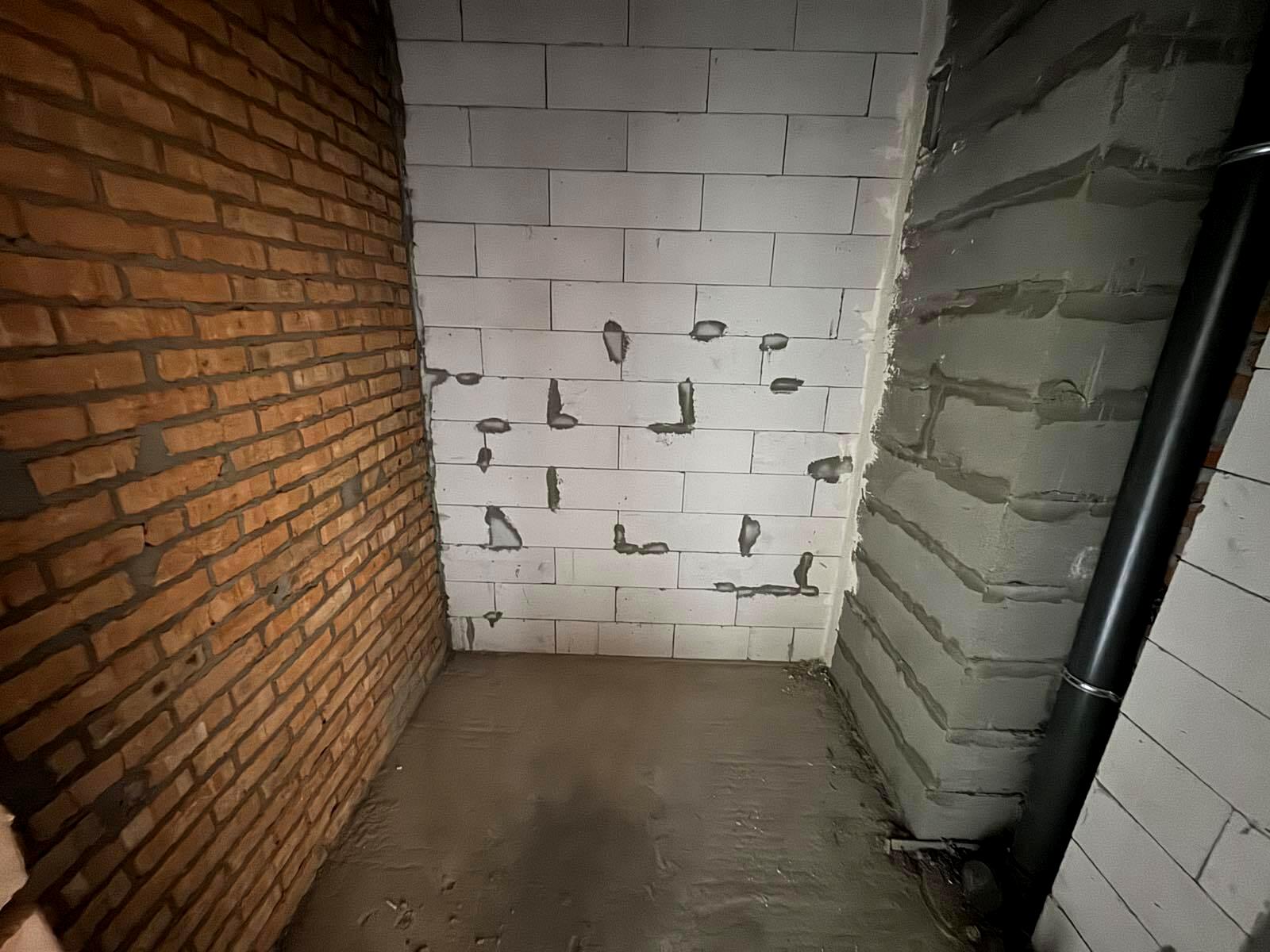 1843698283880735