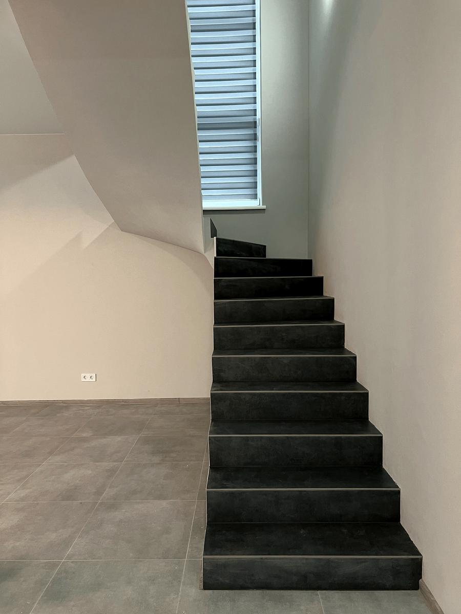 1843948442094737