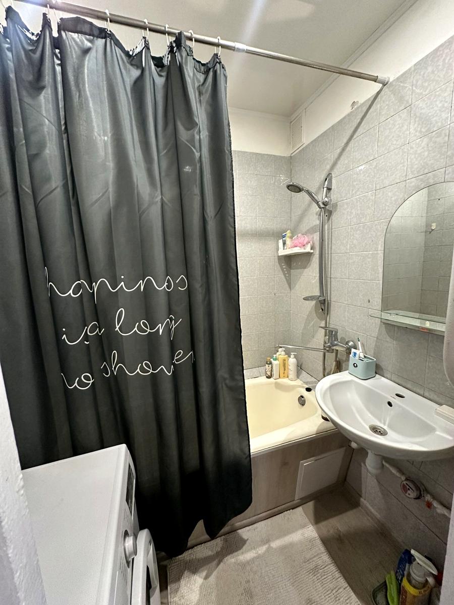 1843054558785750