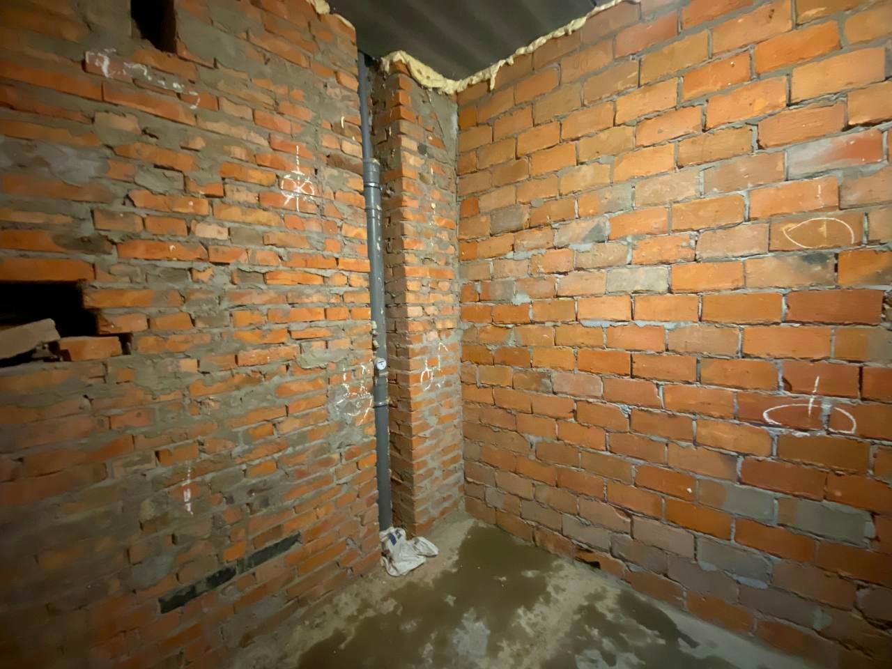 1823777072844076