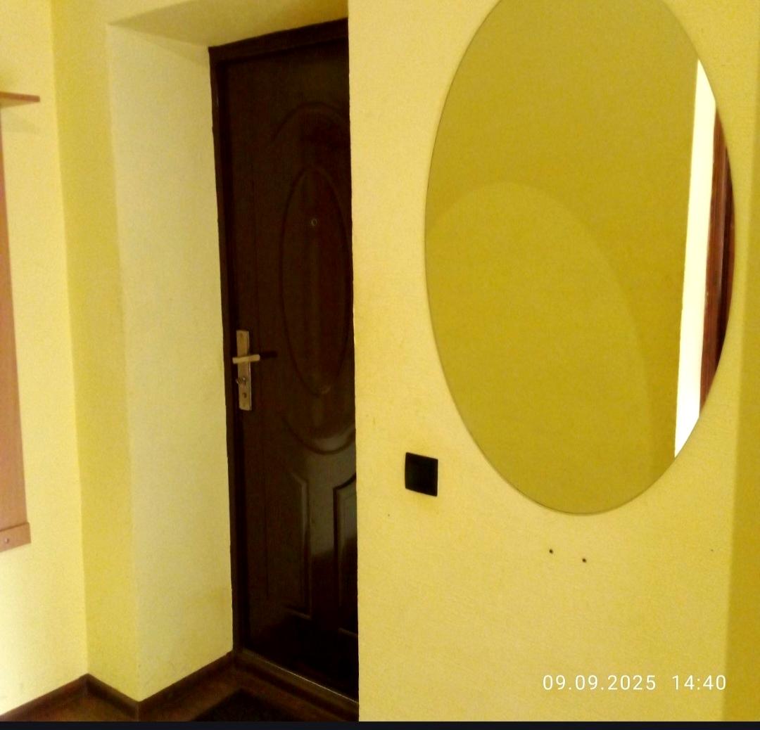 1844685896675792