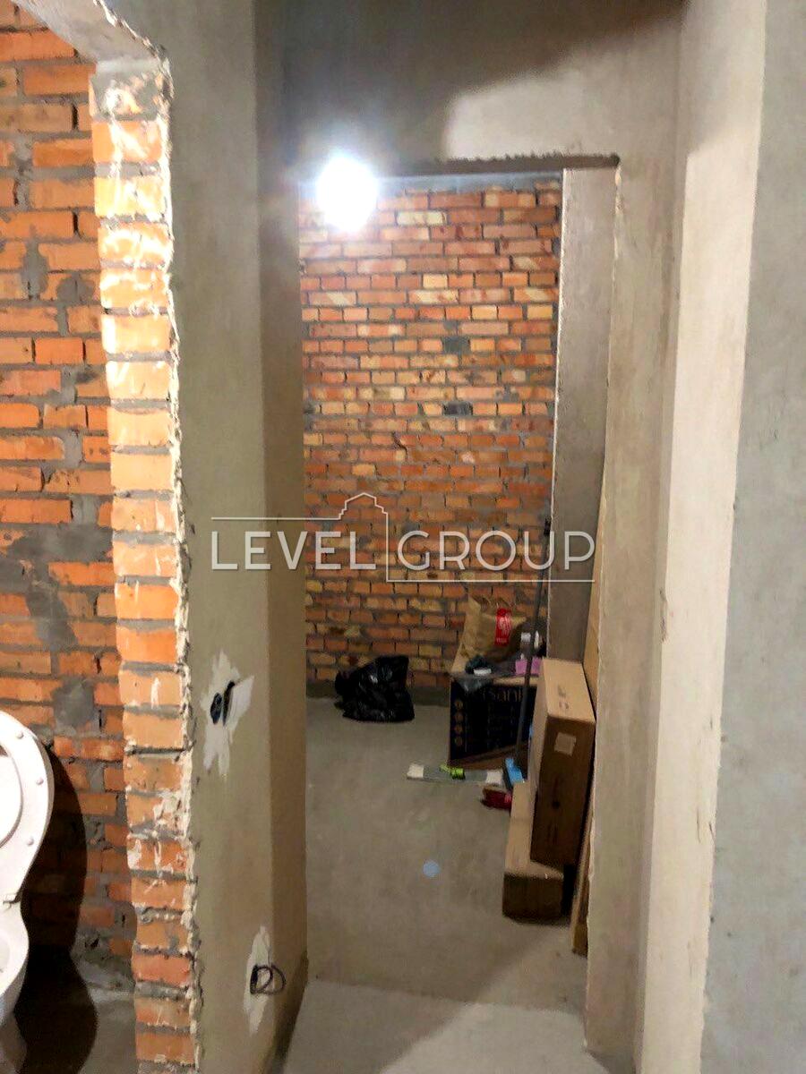 1819584384877008