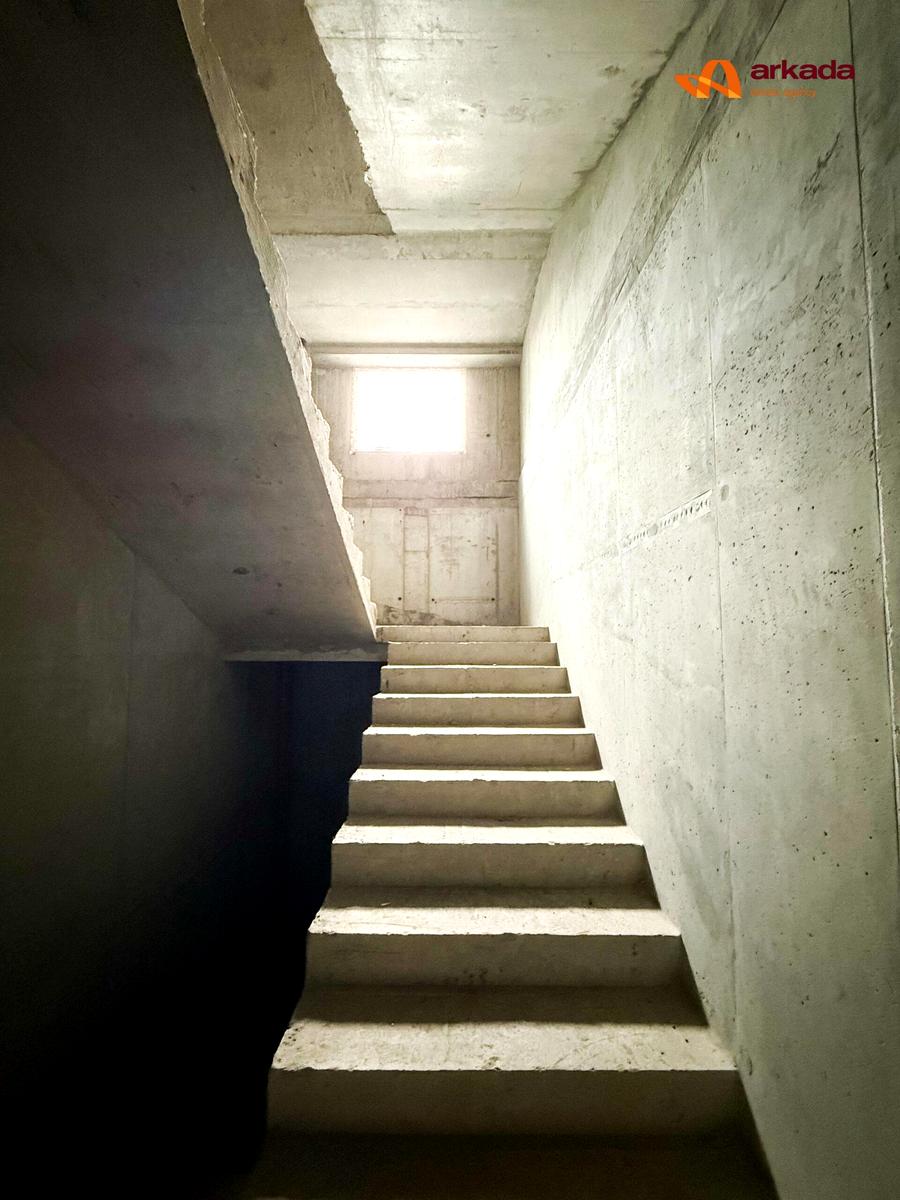1842967428544800