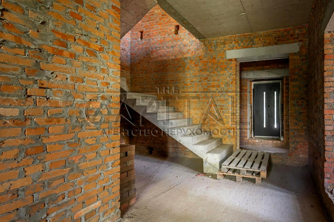 1839745932395802