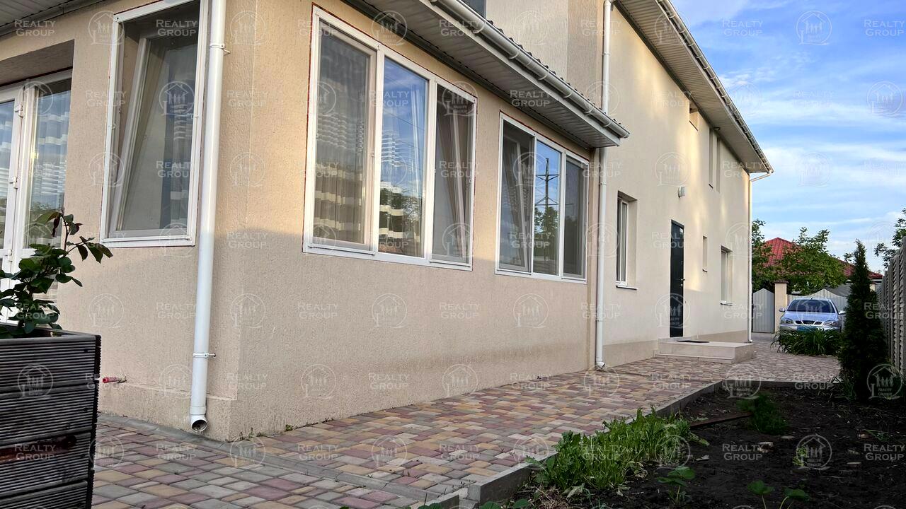 1811989265215803
