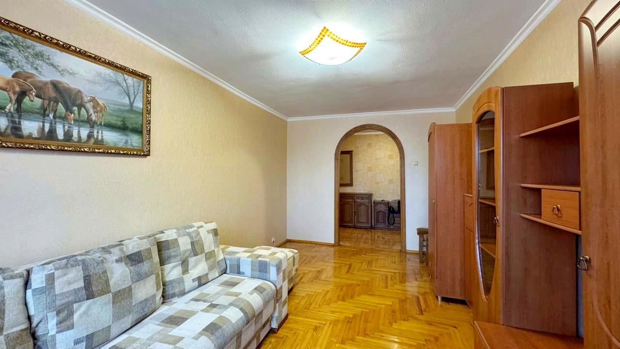 1828097448111809